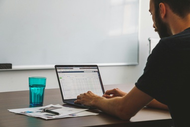 Becoming a Social Media Manager: A Beginner's Guide